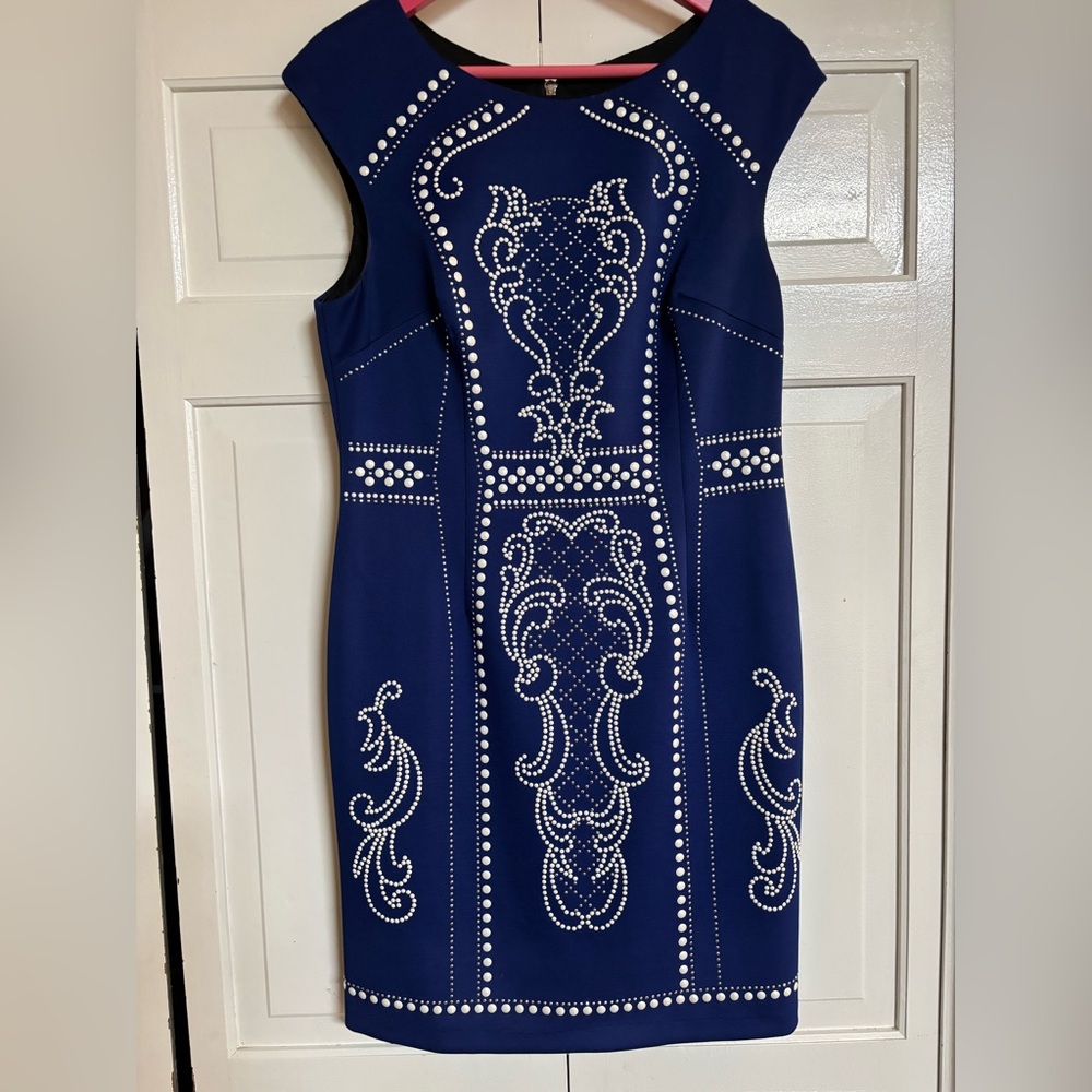 Fabulous Alexi Ardmor embellished sheath dress. Size L, Blue with White Beading